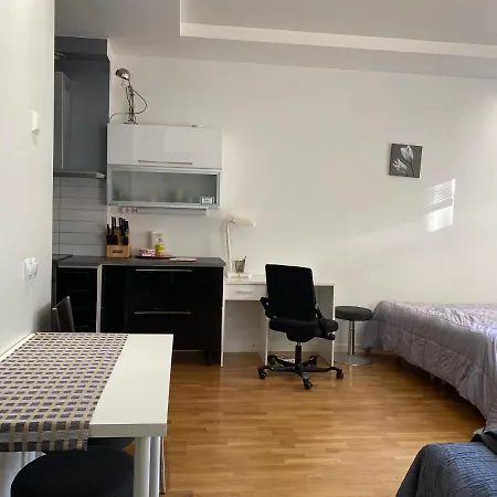 Big Studio Close To Center With Wifi *